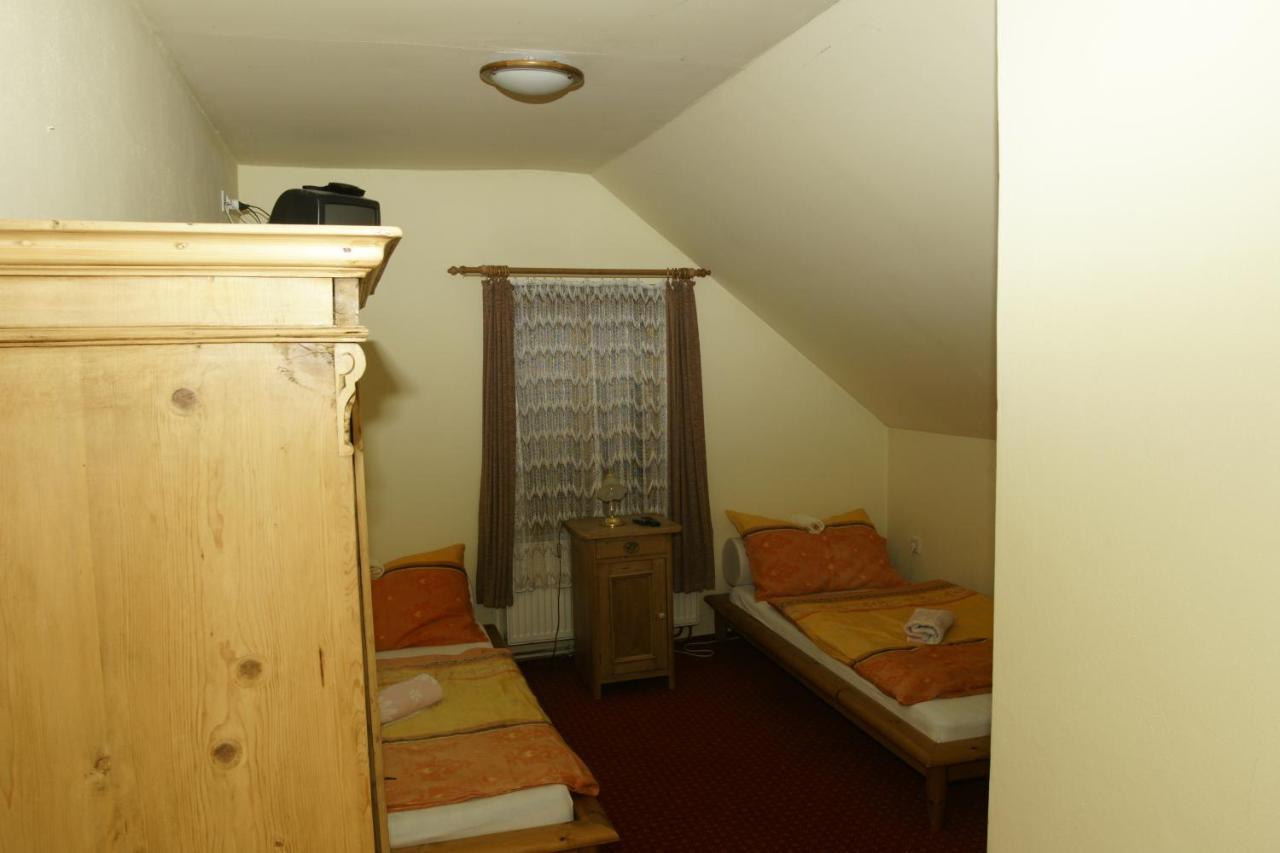 Hotel U Zlateho Andela باردوبيتسه الغرفة الصورة