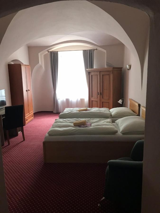 Hotel U Zlateho Andela باردوبيتسه المظهر الخارجي الصورة