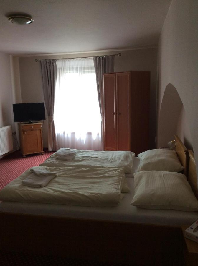 Hotel U Zlateho Andela باردوبيتسه المظهر الخارجي الصورة