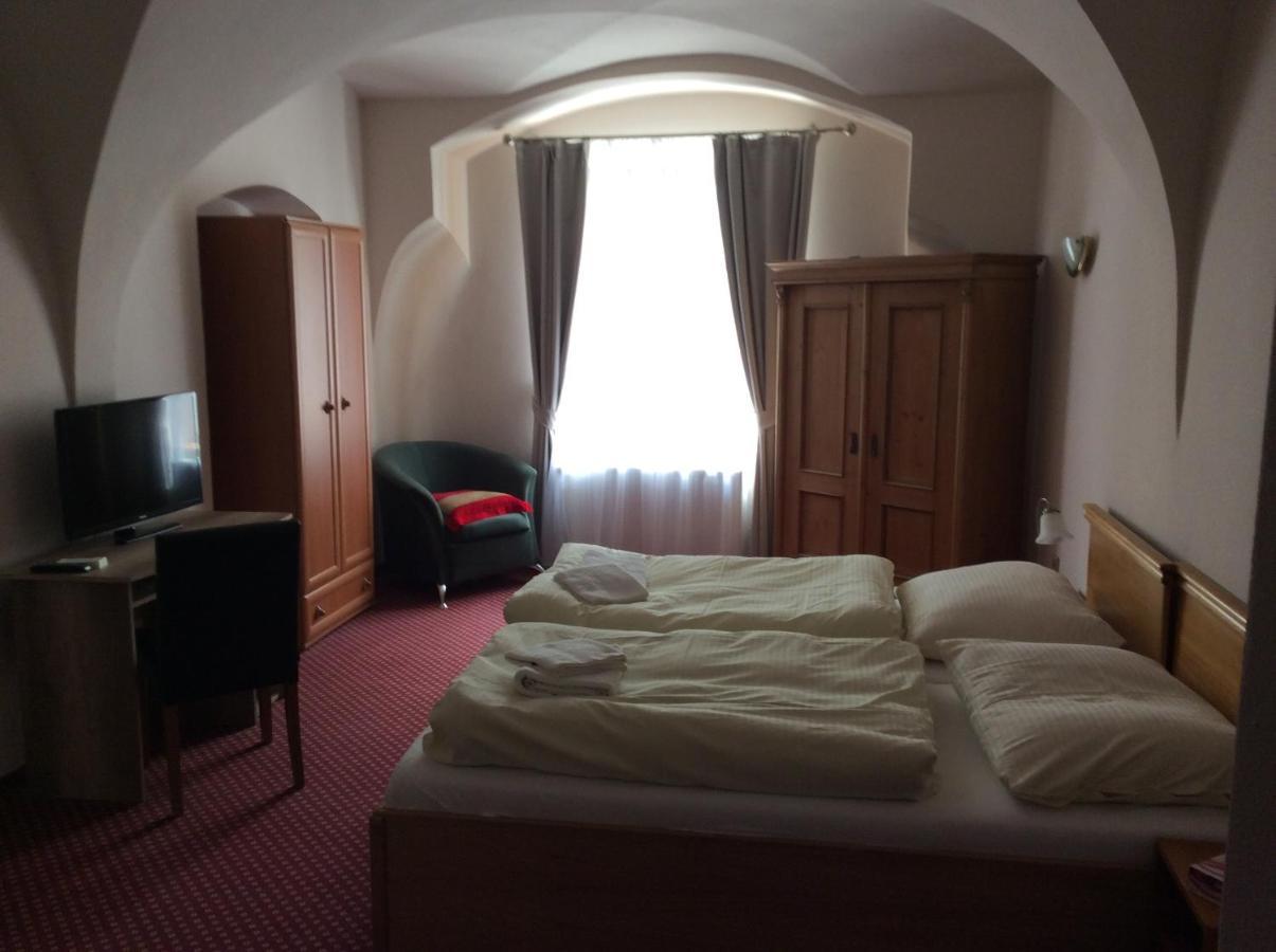 Hotel U Zlateho Andela باردوبيتسه المظهر الخارجي الصورة